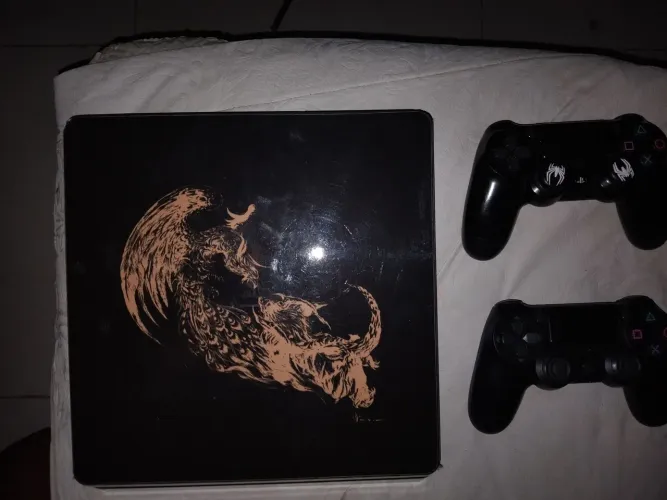 Vendo ps4 slim de 1tb+ gta 5 mídia física 