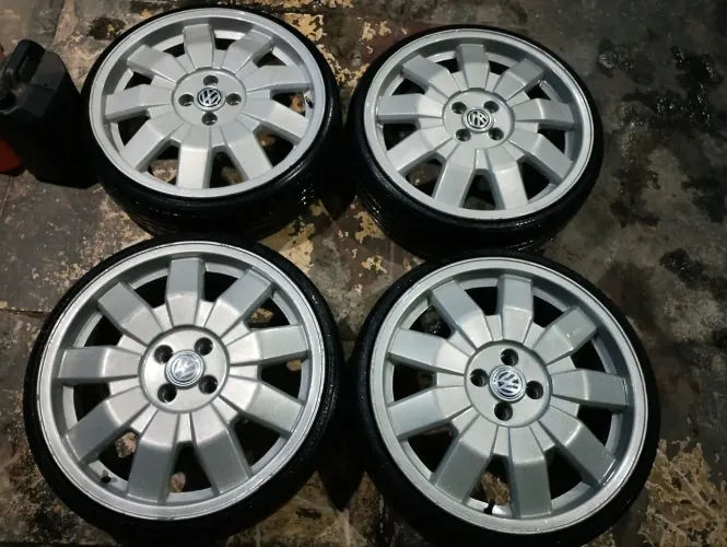 Rodas aro 18x6 4x100 tijolinho com pneus 165/40