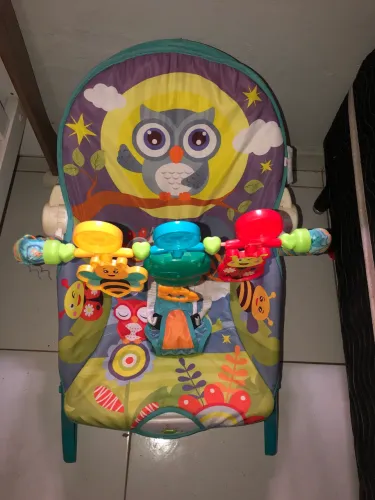 Vendo cadeirinha de balanço * NÃO TOCA MÚSICA E NEM VIBRA *