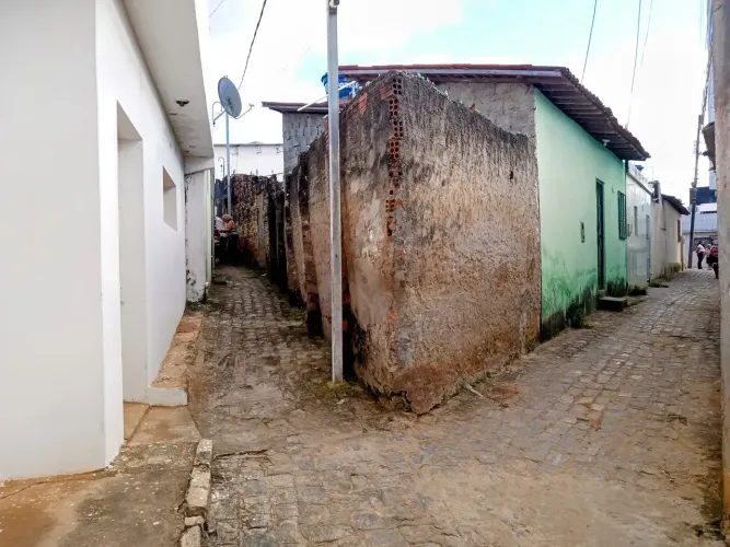 Casa de 2 quartos para moradia ou trabalho na Brasilia em Taquaritinga do Norte - PE