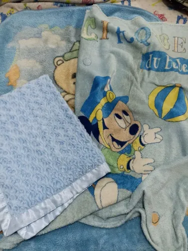 Macacão Simba 3-6m e cobertores e manta