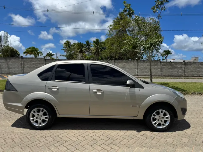 Ford Fiesta Sed. 1.6 8V Flex 4P 2011
