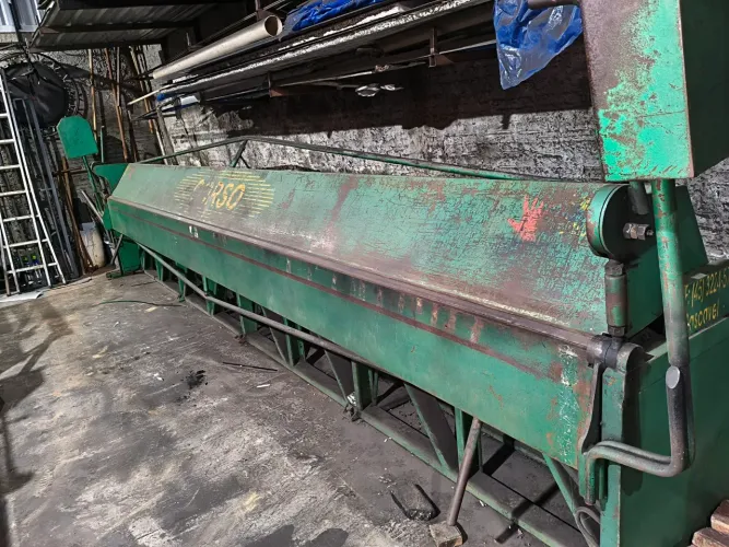 Vendo dobradeira corso 6mts manual e máquina de cortar calhas eletrônico