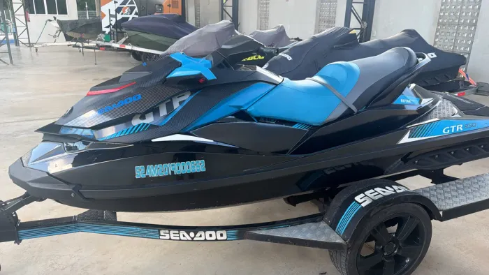 Vendo jet sky sea-doo gtr 230 