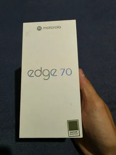 Motorola Edge 70 Verde 256Gb 8Gb RAM, não possui carregador