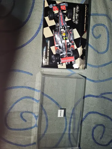 Miniatura F1 Mclaren Mercedes 2007 Lewis Hamilton