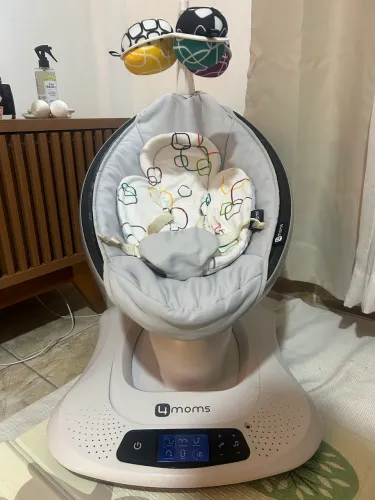 Cadeira de Descanso Mamaroo 4.0 | 4Moms controlada pelo aplicativo