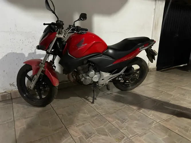 Cb 300 mais nova de bh!
