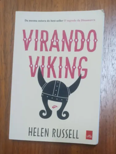Virando Viking, escrito pela autora Helen Russell