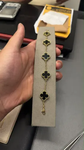 PULSEIRA EM OURO 18K modelo VAN CLEEF
