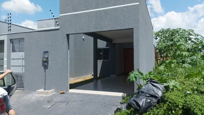 Casa em Bairro Vale dos Sonhos I - 3/4.