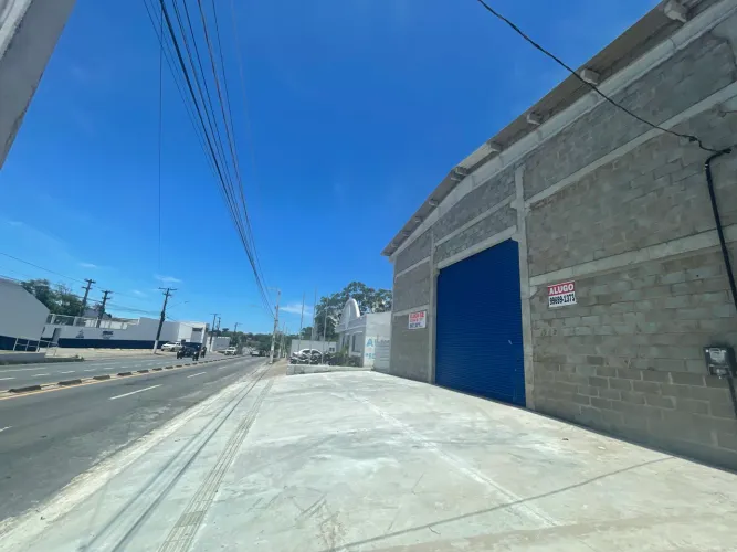 Alugo Galpão 700m2 