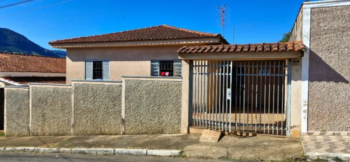 Casa com 3 quartos | 300m² de Terreno | Jardim Portal do Sol | Andradas-MG