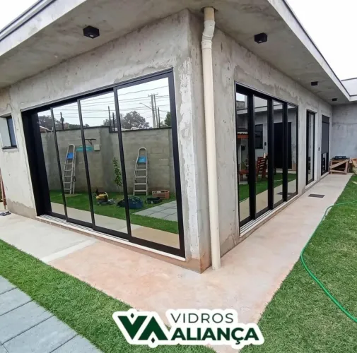 Serviço de vidraçaria em geral e manutenção 