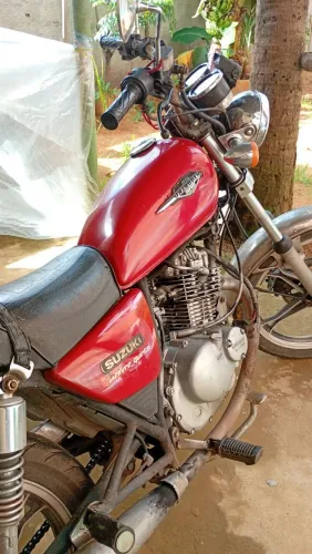 Vendo moto Suzuki 