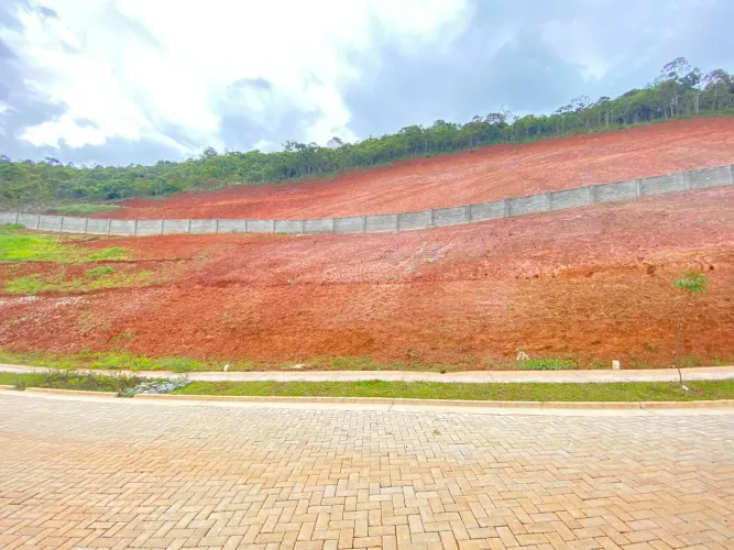Lote no condomínio Estrela do Lago no São Pedro