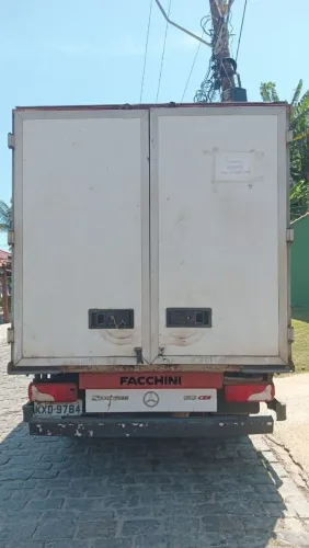 Caminhão pouco rodado ( I/M .Benz )