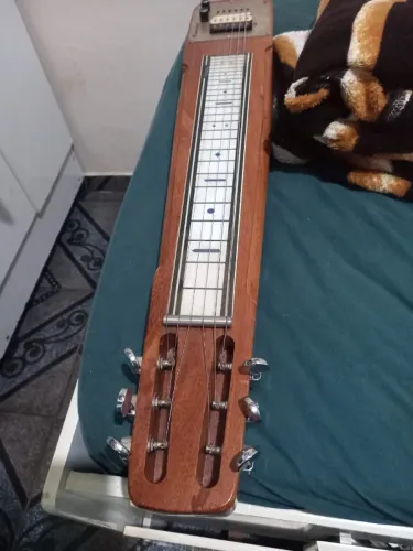 Lap Steel Guitars "Talento" 6 Cordas.