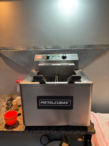 Fritadeira Elétrica Profissional Metalcubas FOE 15 - 8000W | Zona Fria