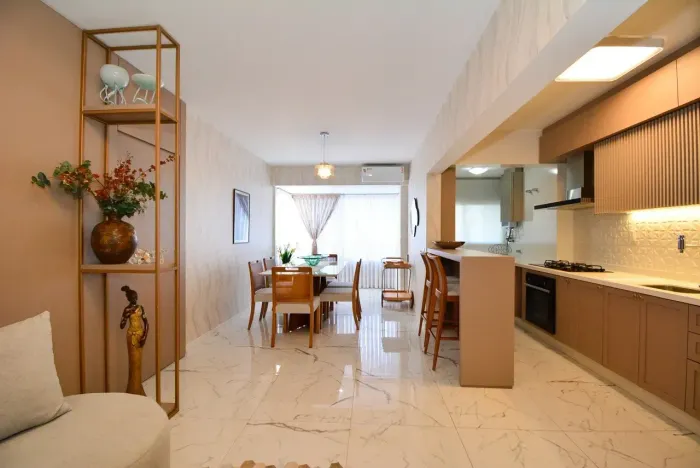 APARTAMENTO COM 3 QUARTOS SENDO 1 SUÍTE 2 VAGAS DE GARAGEM NO CENTRO DE FLORIANÓPOLIS