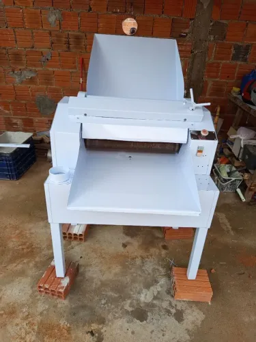 Vende-se um cilindro de massa trifásico motor de 3 CV