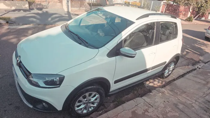 Volkswagen Crossfox 1.6 MI Total Flex 8V 5P 2014