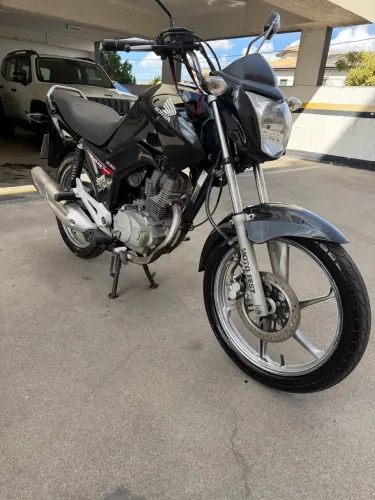 TITAN 150 novíssima