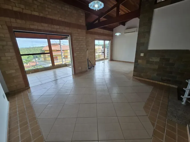 Linda casa para locação no condomínio Nova Paulista em Jandira - SP.