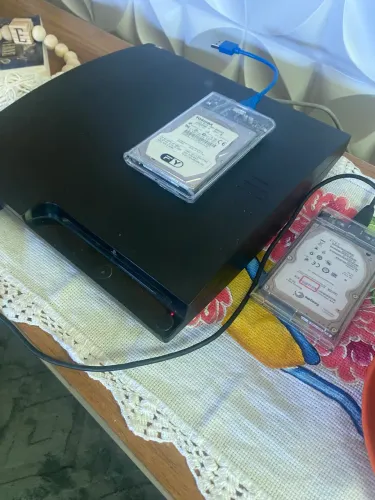 Vendo PS3 destravado com 2 hds com jogos