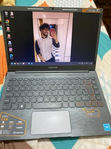 Notebook Positivo Vision C14 - 14" (Estado de Novo / Com Lumina BAR)