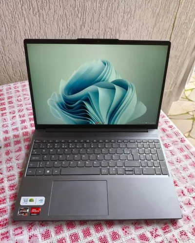 Lenovo Ideapad Slim 3 Ryzen 7 7735hs 8GB 512GB