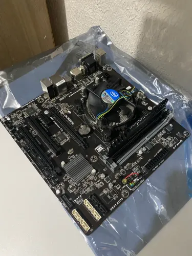 Vendo placa mãe + processador i5 + memória + gabinete