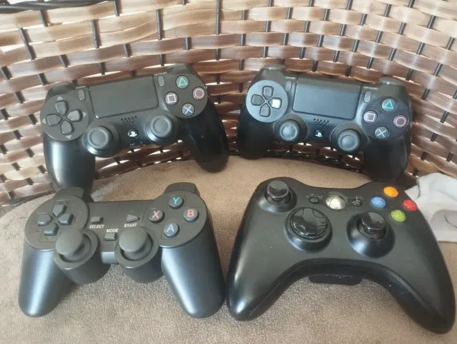 Controle PS4 Xbox com defeito leia o anúncio todo 