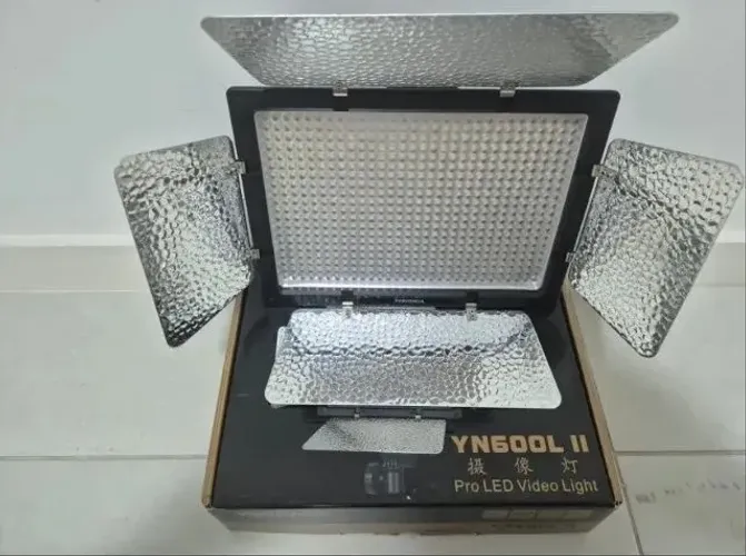 600Led Yongnuo YN 600 II + Fonte