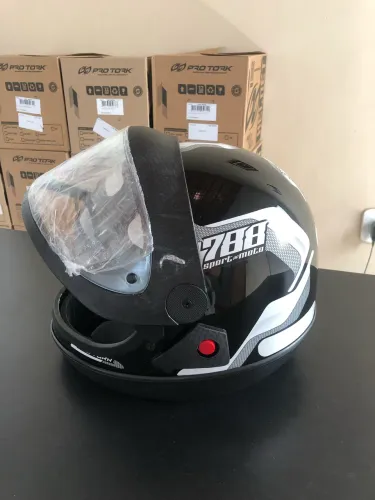 Capacete preto com branco 788 - loja