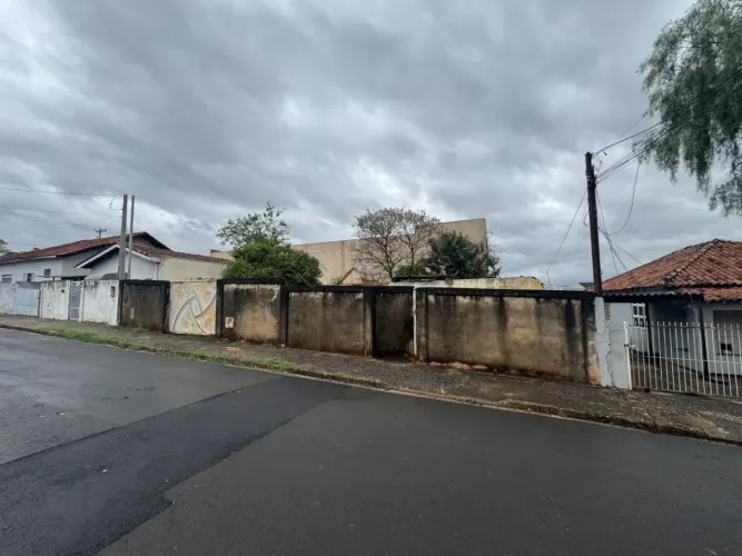 Terreno à venda no bairro Vila Cordenonsi em Americana/SP