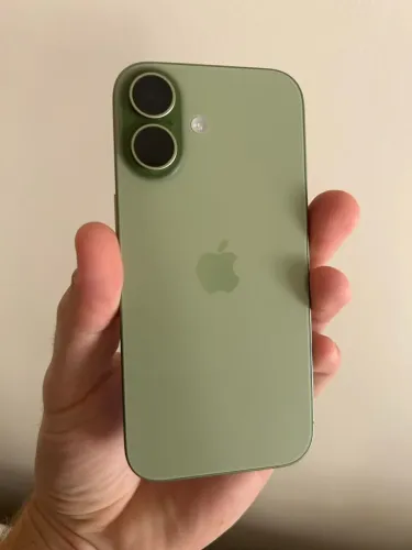 iPhone 17