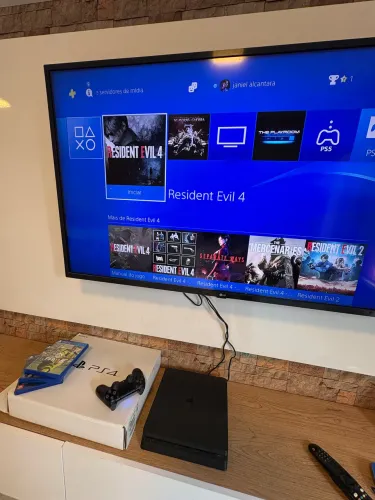 Ps 4 - com 3 jogos