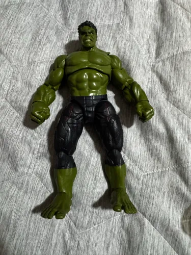 Marvel Legends Hulk AOU