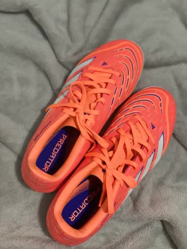 Chuteira Society Adidas Predator Club Unissex - Laranja
