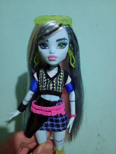 Monster high Frankie core refresh 2