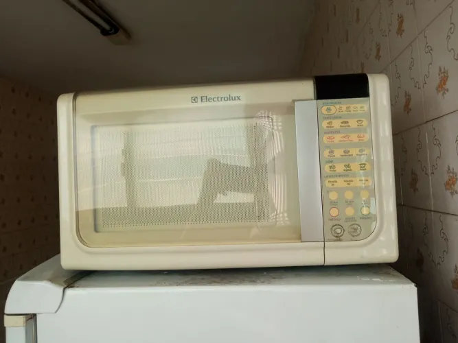 Microondas semi-novo