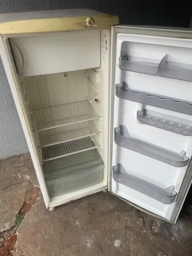 Geladeira consul, 320 litros, degelo, completa, funcionando tudo ok. ENTREGO
