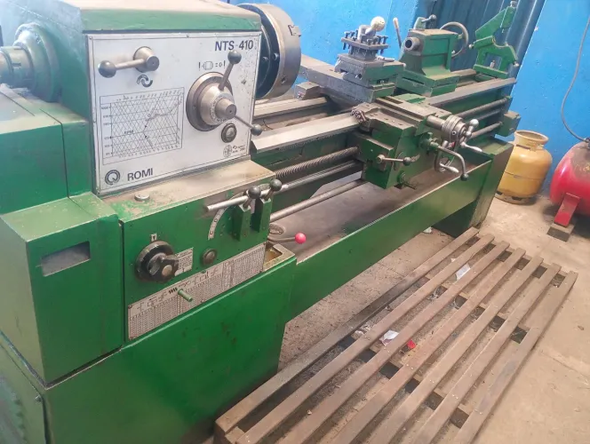 Vende-se Torno mecânico Romi, fresadora e serra