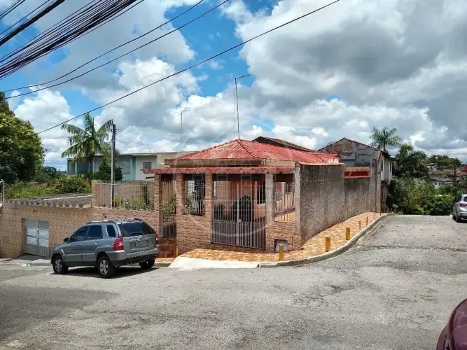 Casa Térrea à Venda em Cipó - Embu-Guaçu