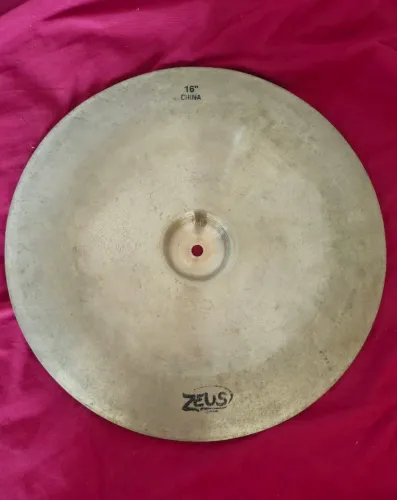 China Zeus Custom 16" (trincado)