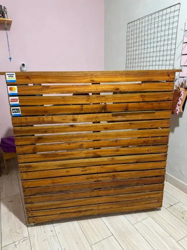 Balcão em Madeira