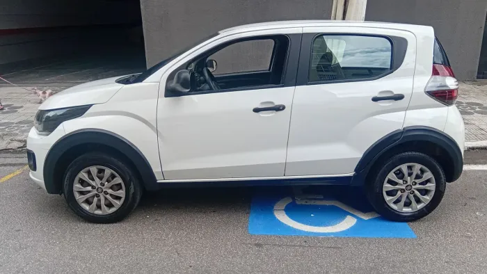 Fiat Mobi Like 1.0 Fire Flex 5P. 2021