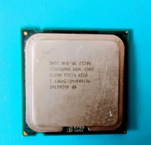 Processador Intel Pentium Dual-Core E5300 2.6GHz LGA775 Usado - Não Testado