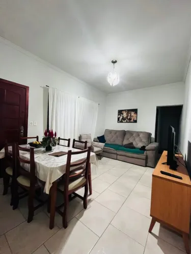 Vendo Casa com 3 quartos 2 banheiro